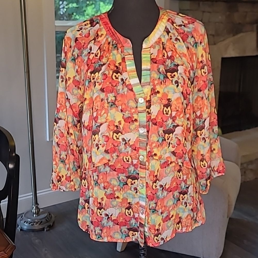 New Directions sz S floral blouse